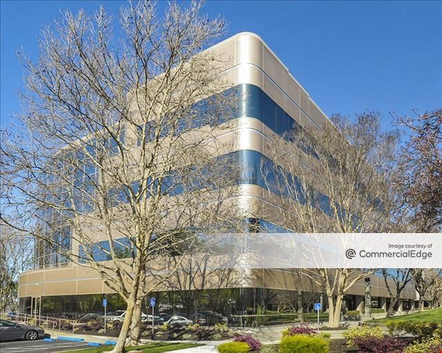 Plaza San Ramon - 2000 Crow Canyon Place