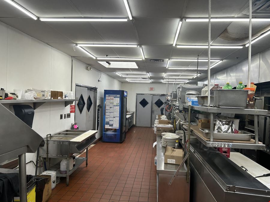 ±8,000 SF Established Diner for Sale