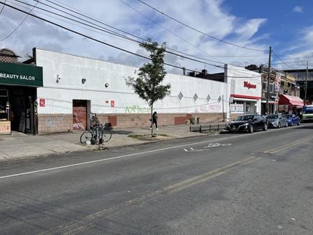 Preview of commercial space at 4016 National St