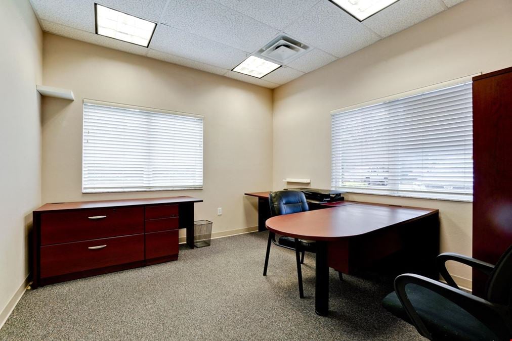 AMAZING INVESTMENT OPPORTUNITY ON UNIVERSITY PKWY.!