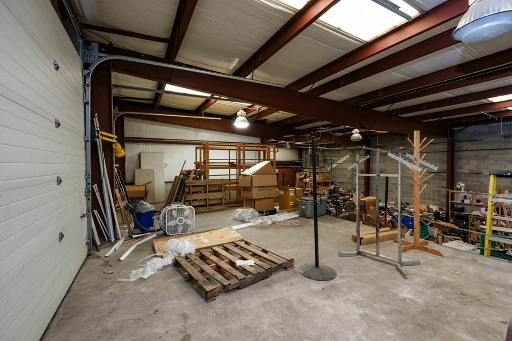 WAREHOUSE SPACE IN DOWNTOWN BROADWAY FOR LEASE