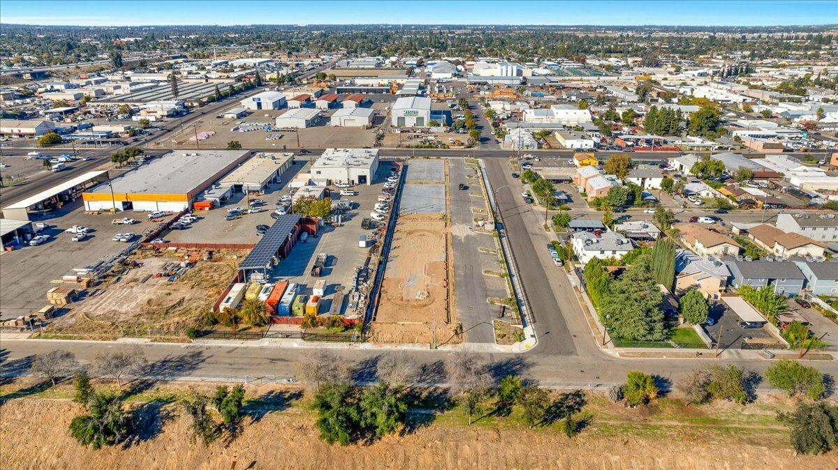 Brand New Office/Warehouse Building - Multiple Spaces