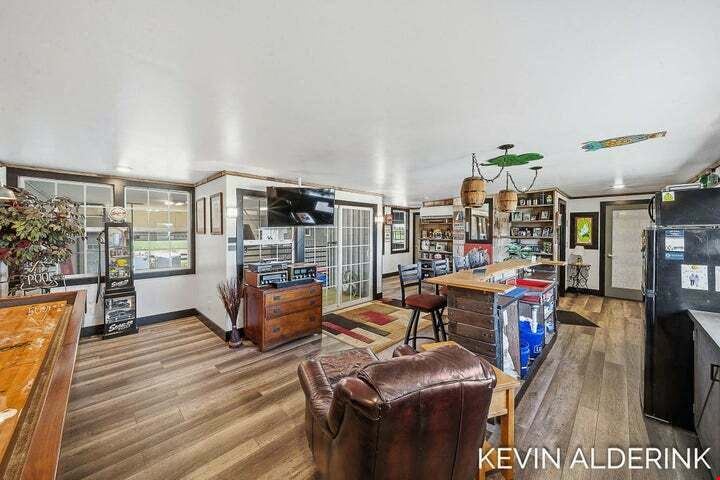 2,600 SF Commercial Condo w/Living-Work Space & Garage Bay