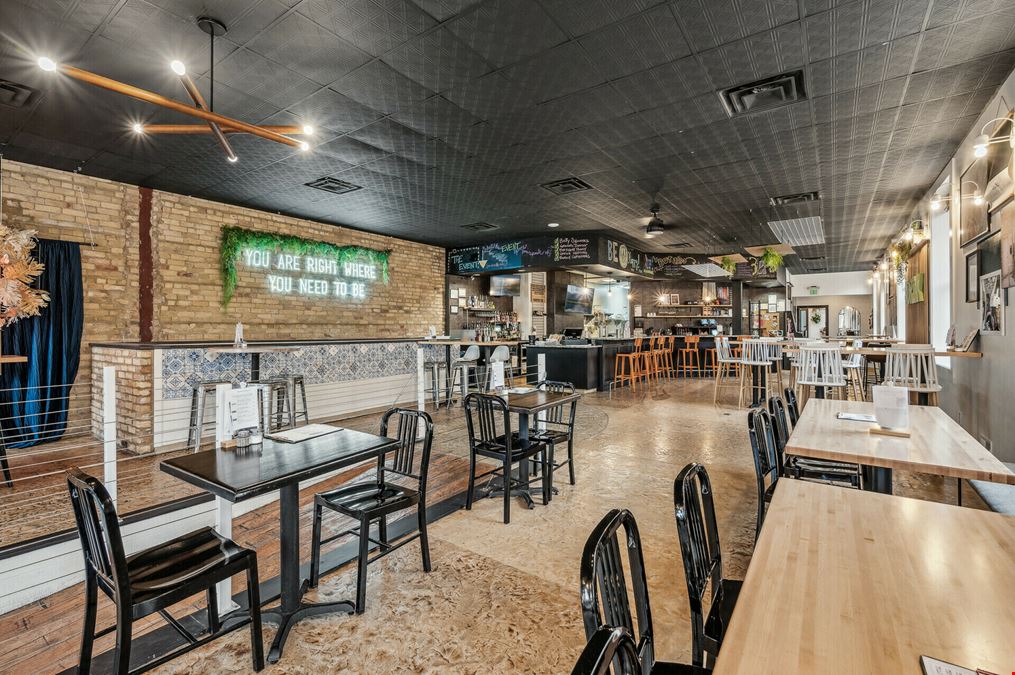 Multi-Income Building for Sale/Lease: Retail, Restaurant & Airbnb Ready!
