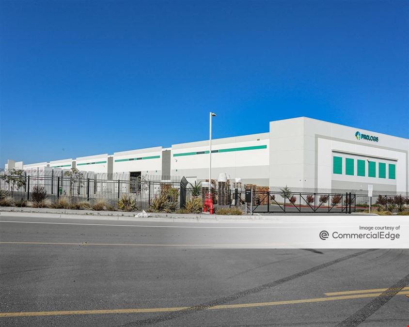 Oakland Global Logistics Center