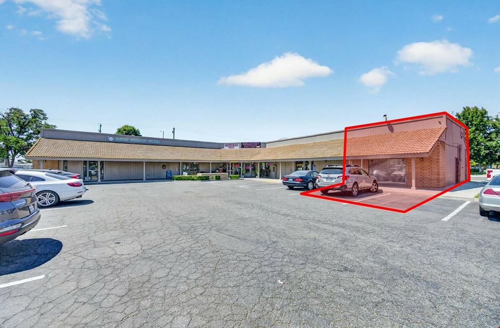 High Exposure Retail Space Available at Strip Mall in Clovis