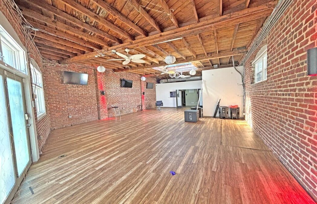 211 & 213 Walker St SW
