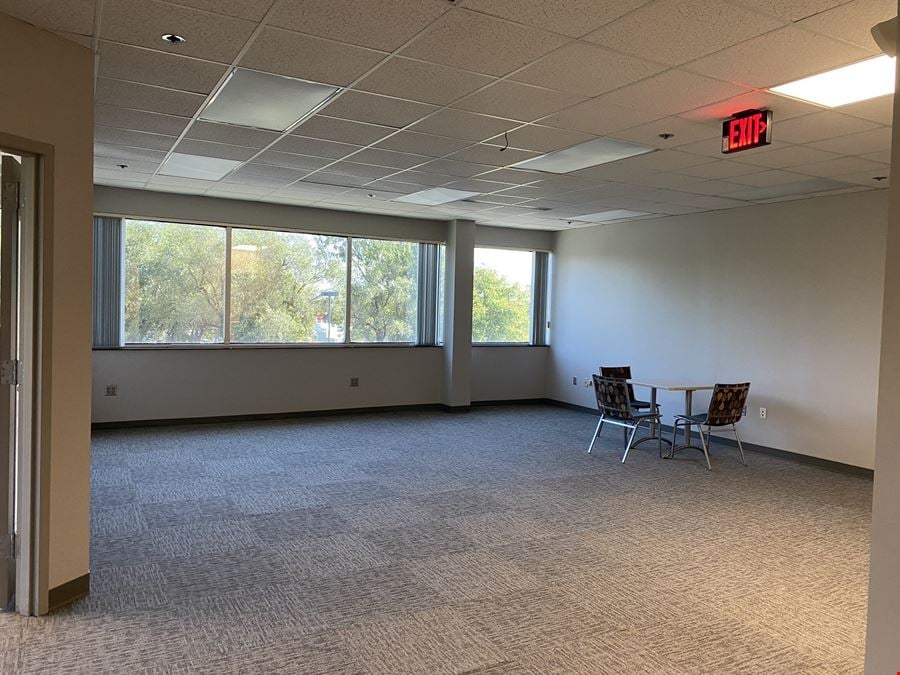 OFFICE SPACES AVAILABLE ALONG I-44