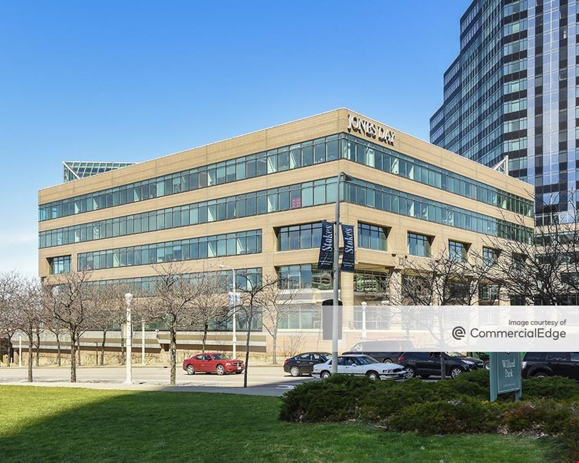 North Point Office Complex - 901 Lakeside Avenue East