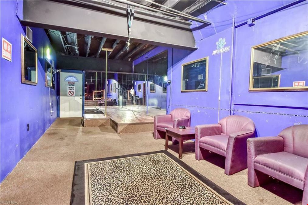 Commercial Venue & Restaurant Opportunity