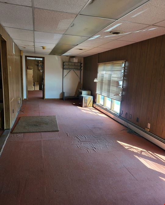 3,044+/- SF Office/Retail Building