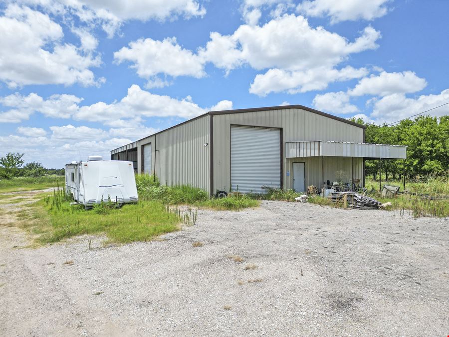 20+ Acres right off of I-45 W