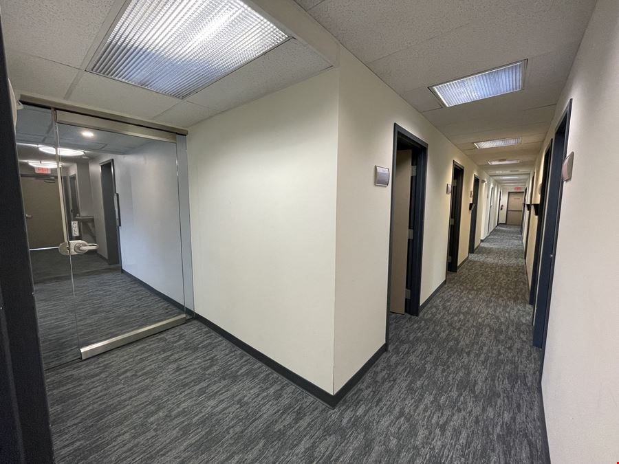Single Offices - 400N Washington Street