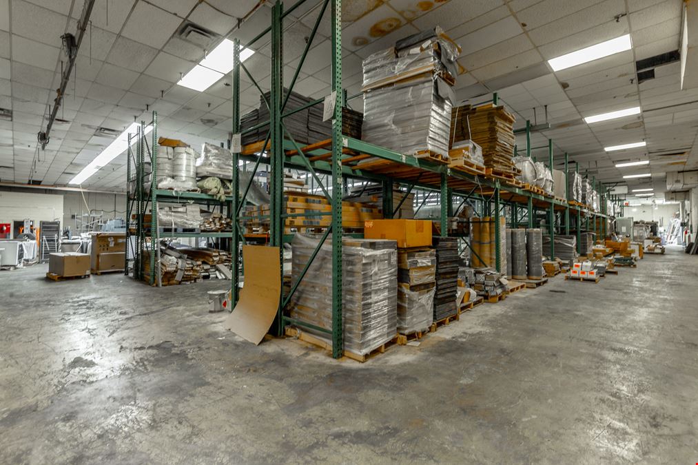 1905 N Chamberlain Industrial ±29,862 SF