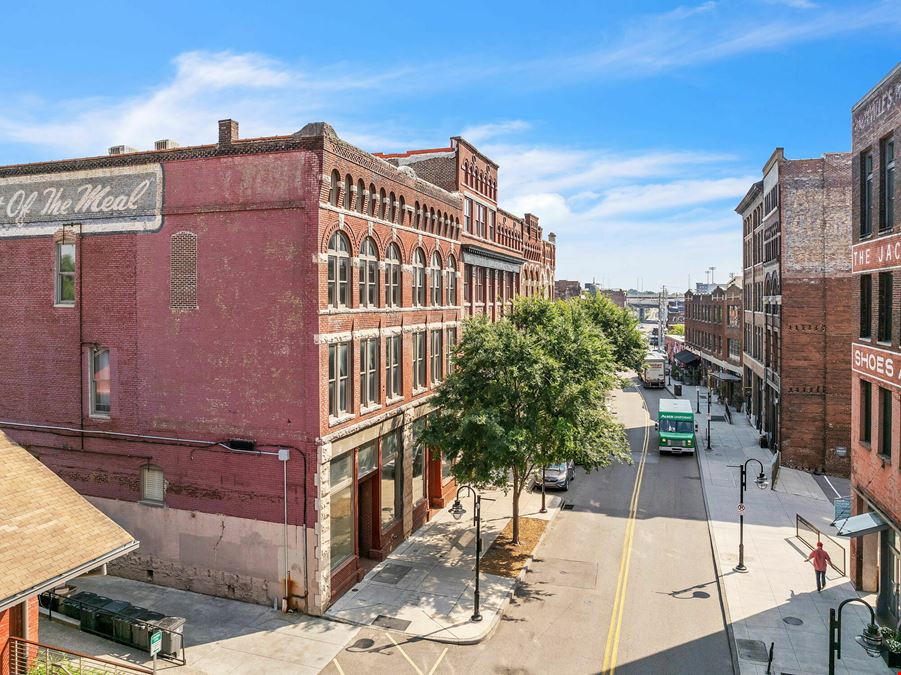 Mixed-Use Condo in the Jacksonian