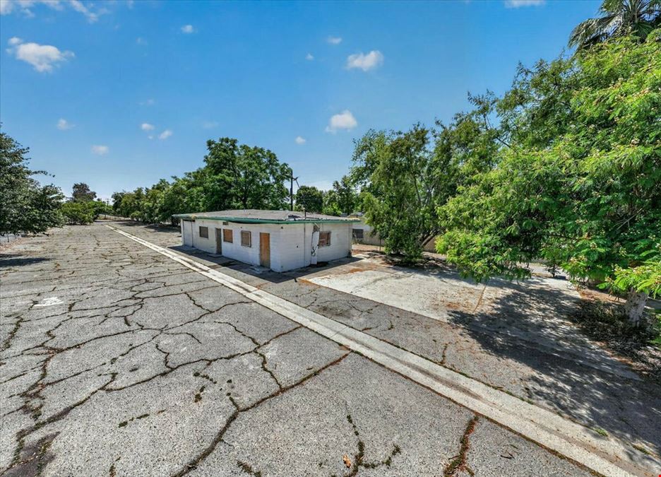 High Exposure Investor/ Owner User Opportunity in Fresno, CA