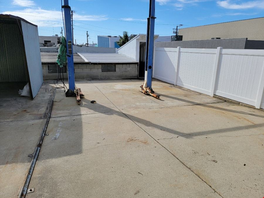 114 Lomita St