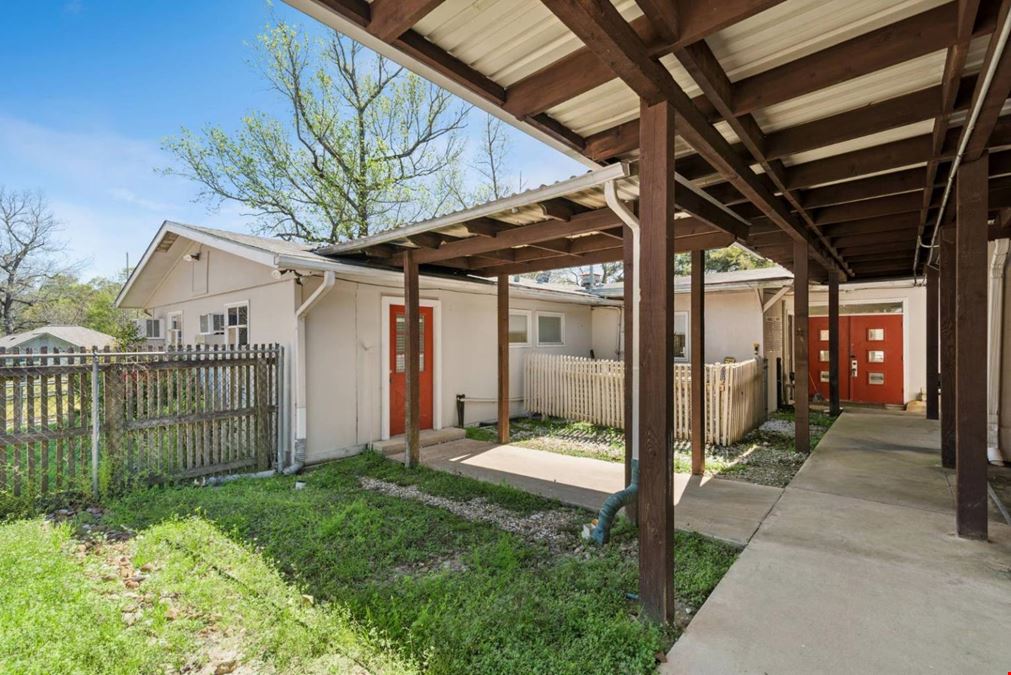 2906 & 2926 Old Houston Rd