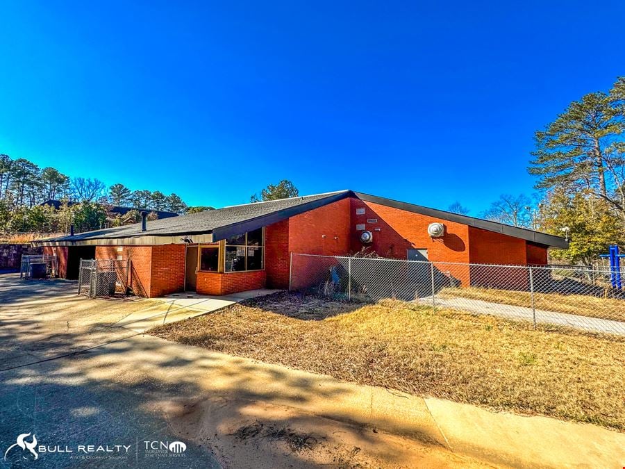 ±9,014 SF Daycare Building Opportunity