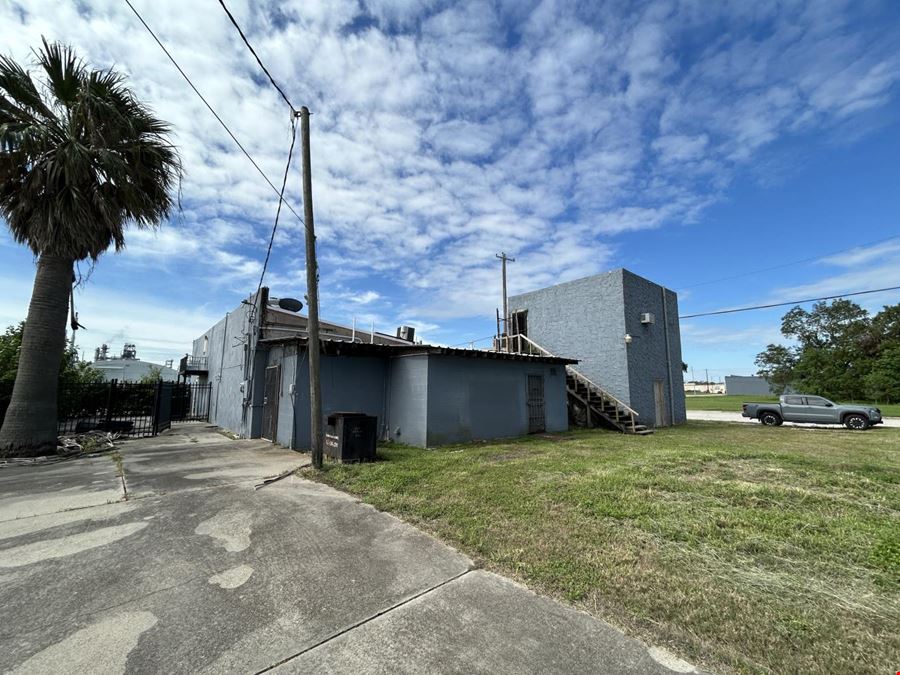 Cheap Retail! 330 Texas Ave (Texas City)