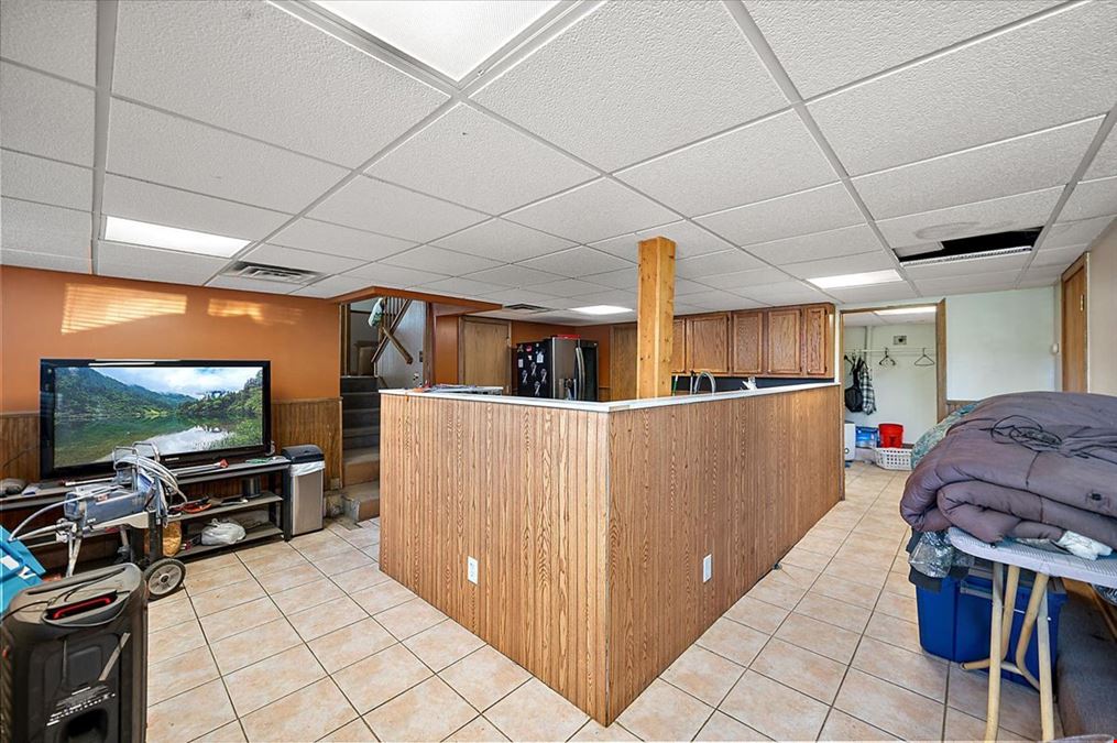 4376 Beecher Rd