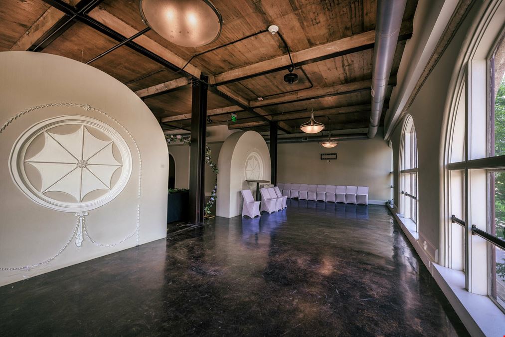 Urban Lofts, Boutique Hotel & Signature Rooftop Bar with Elevator
