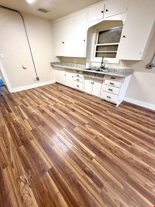 1109 Edgewater