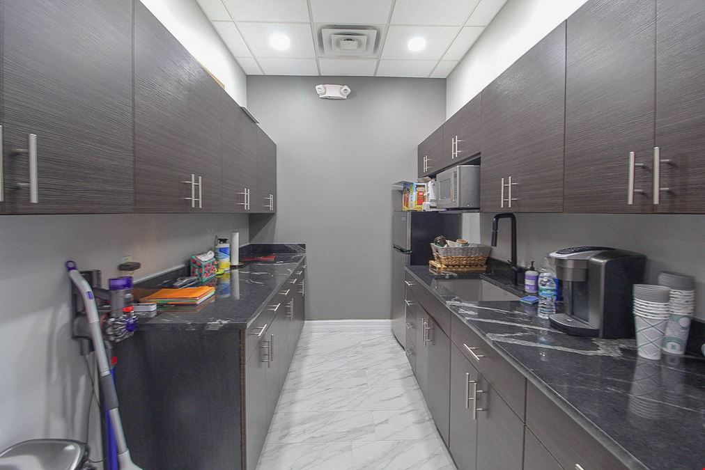 Murdock Professional Center Office Unit B2