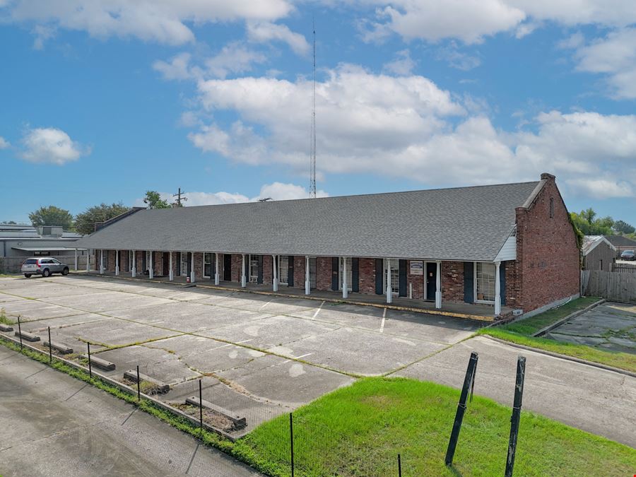 Five-Suite Office Building Minutes From I-12