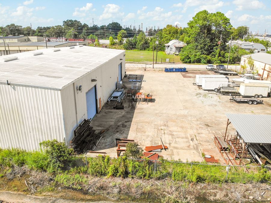 Strategic Industrial Warehouse with Laydown Yard for Lease Near I-110