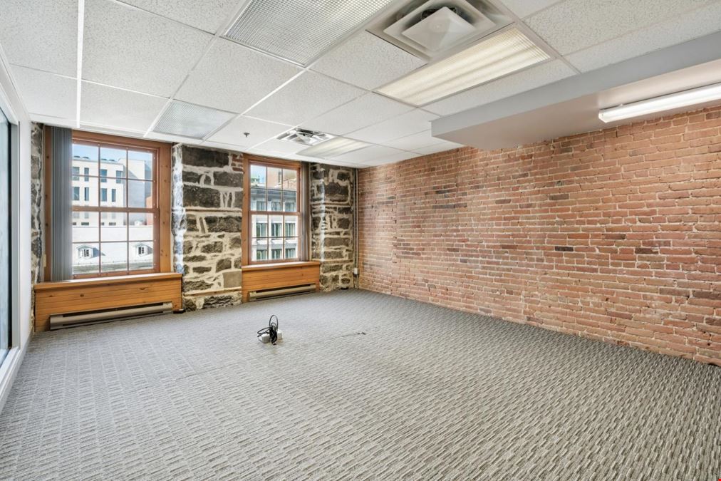 425-431 Place Jacques-Cartier