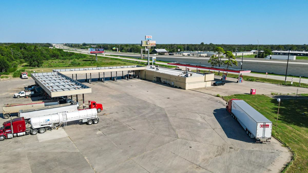 5168 NE I-10 Frontage Rd