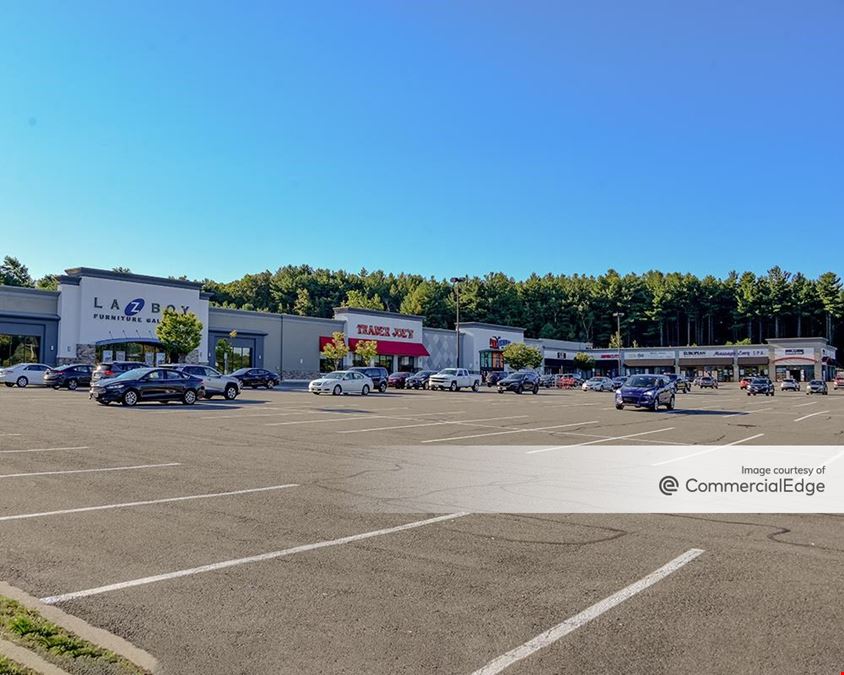 Shops at Saugus