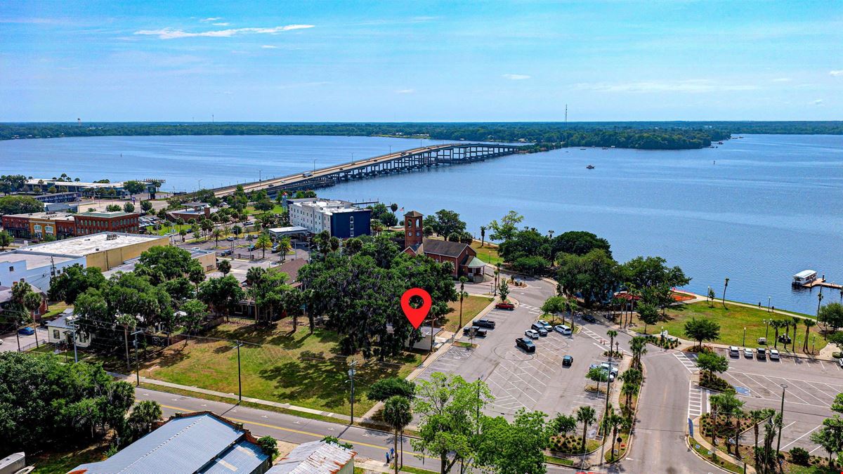 Waterview Standalone Building in Historic Downtown Palatka