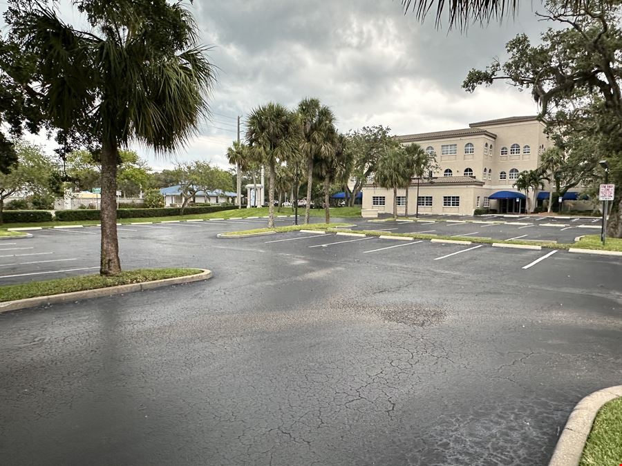 Prominent Beachside Office Space For Lease