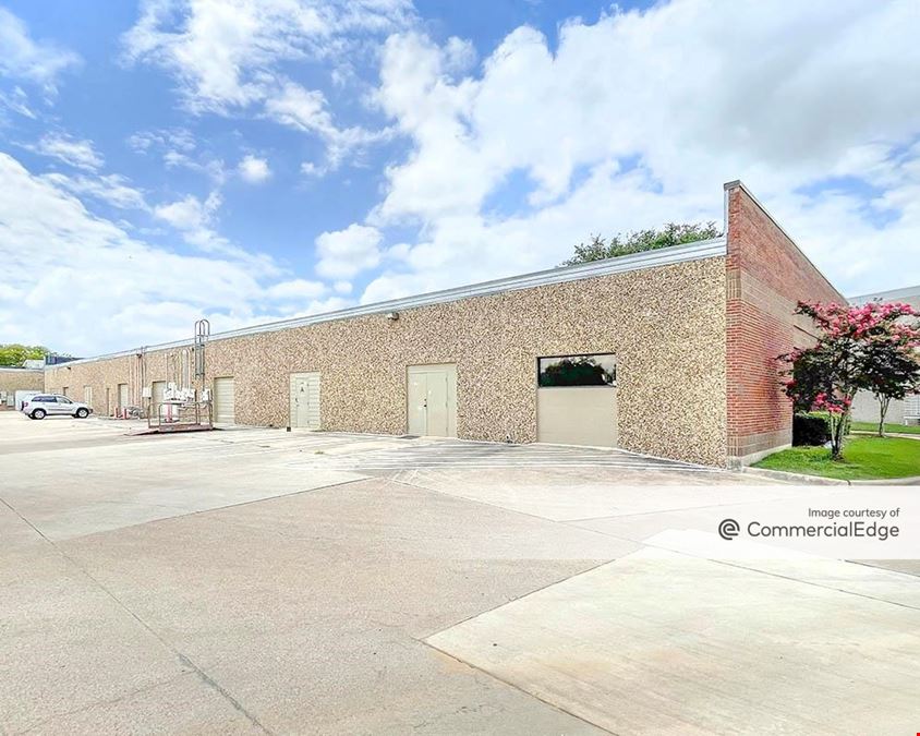 1611 North Interstate 35 East