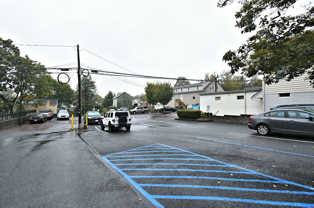 206 N Main St