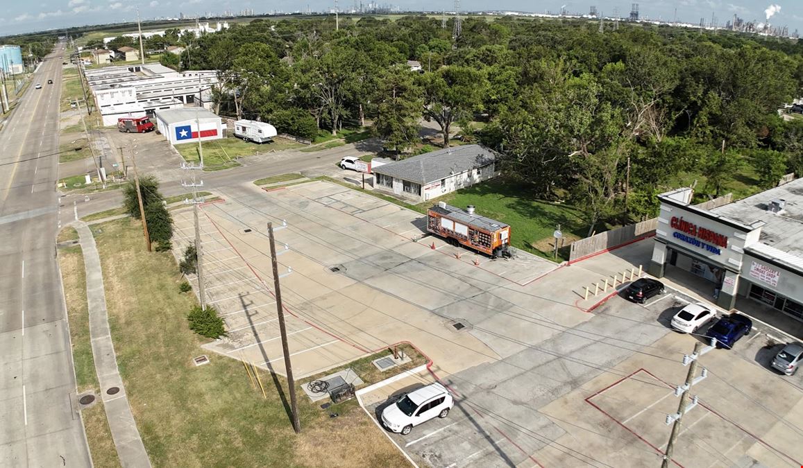 Food Truck Lot/Court