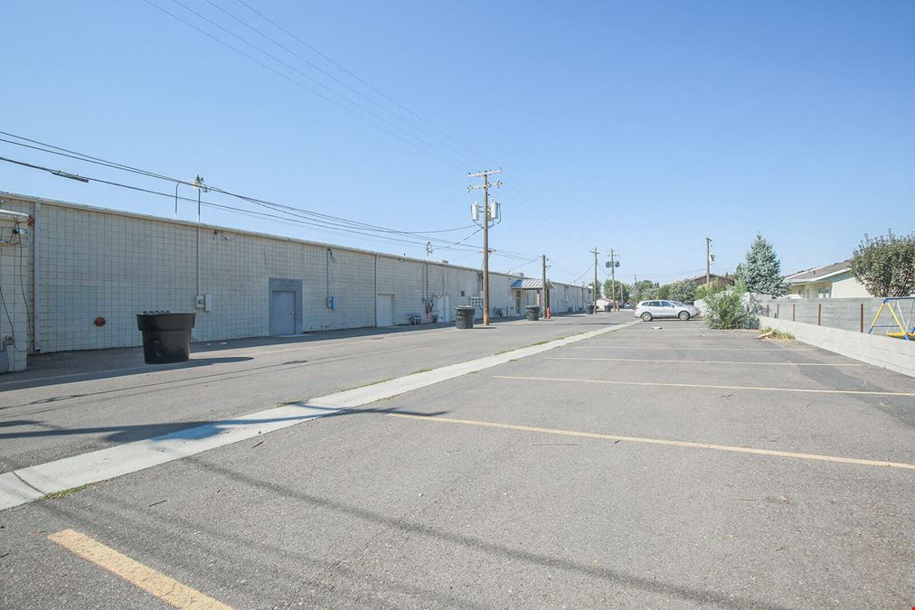 2285 Overland Ave - Overland Shopping Center