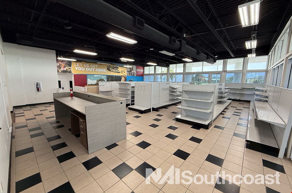 ±20,505 SF Dealership/Service Opportunity