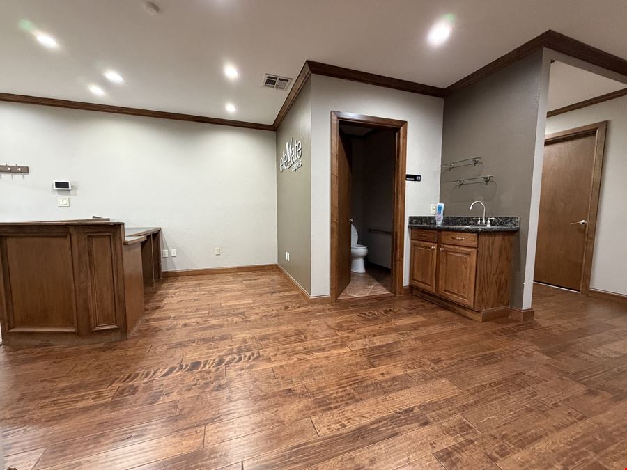 1103 Sovereign Row