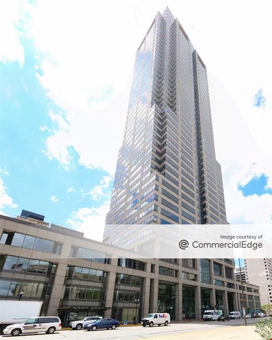 Salesforce Tower