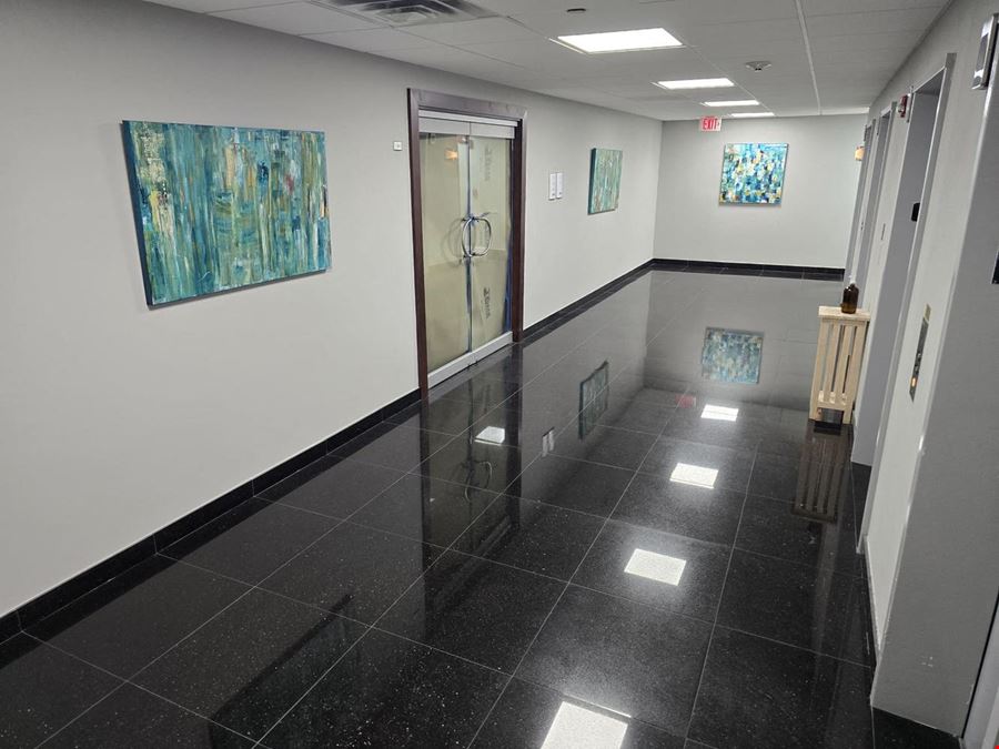 PREMIER OFFICE: Amazing opportunity to lease!