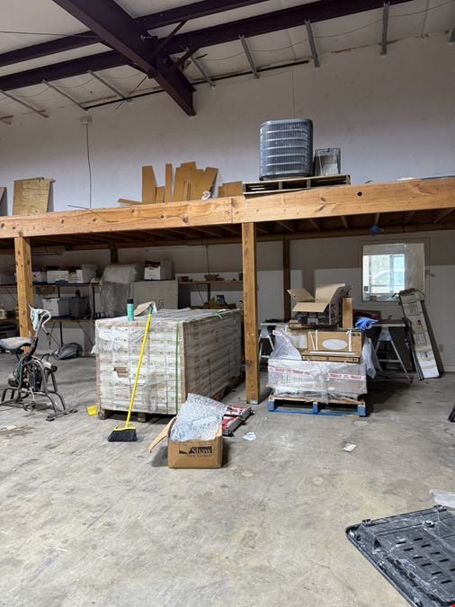 Former Kelly's Custom Floors