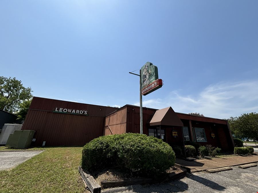 5465 Fox Plaza Dr, Memphis, TN 38115