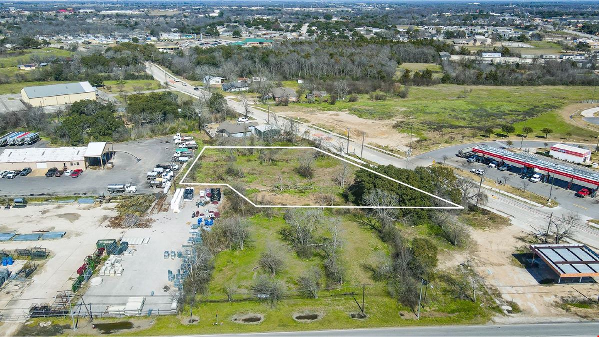 1910 & 2006 Old Hearne Rd