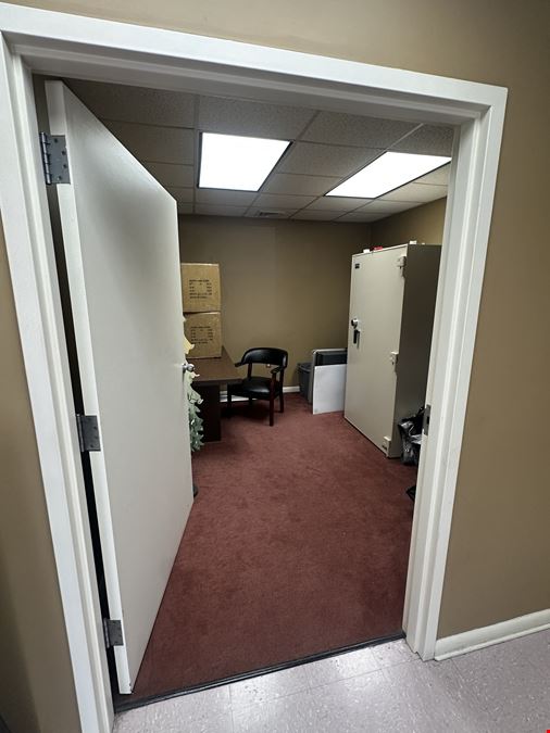Medical Office/Banking Facility For Lease