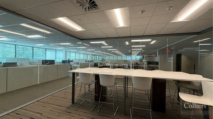 ±25,600-SF Office Suite Conveniently Located off N Pleasantburg Dr