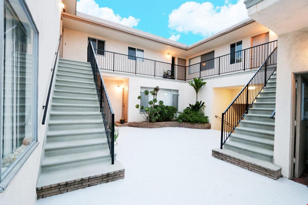 809 Flora Dr