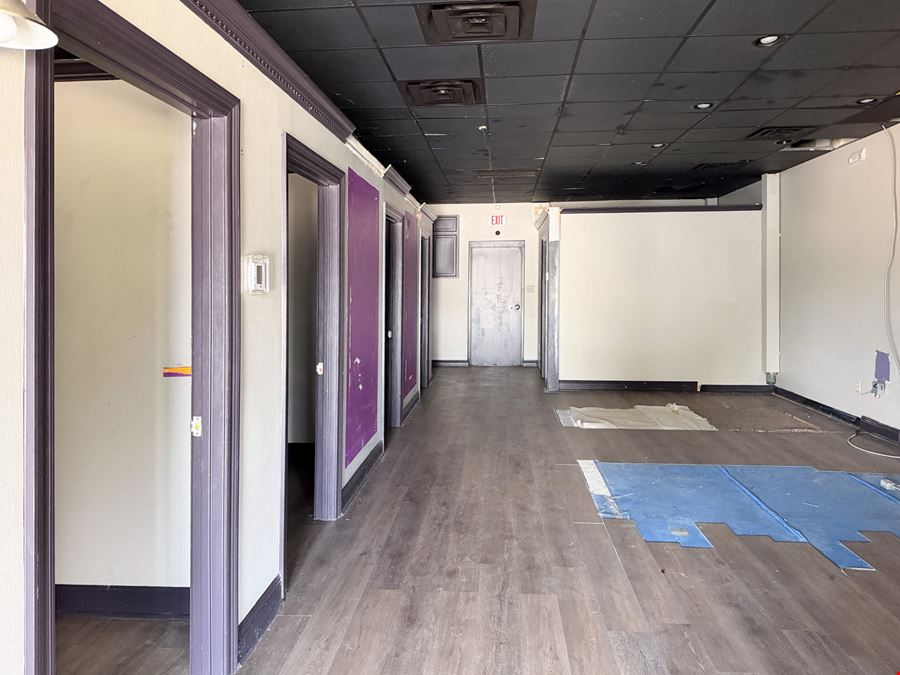 Retail Suites at the Oak Grove Plaza